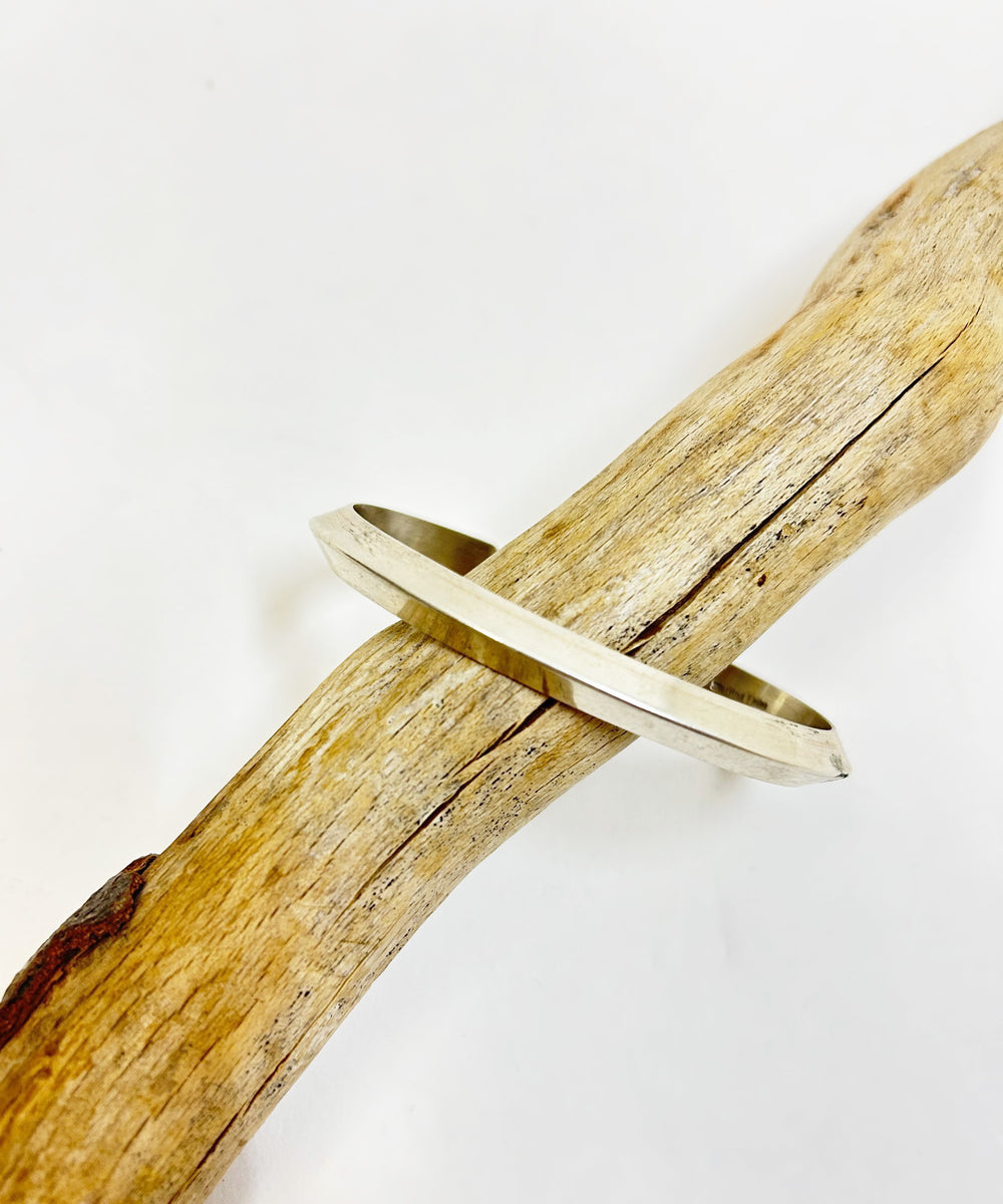 【ブレスレット】インディアンジュエリー(TAHB) Navajo Twisted Wire Cuff Bracelet by Tahe -14mm wide