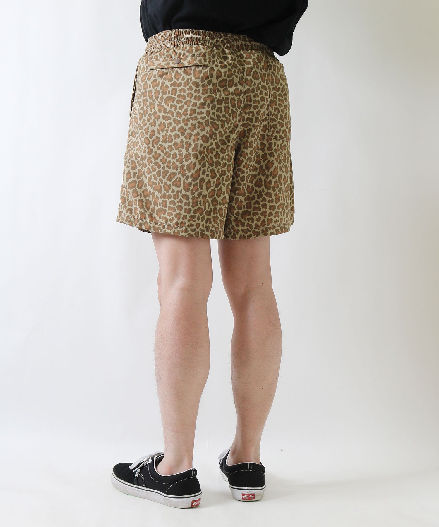 バーラップ アウトフィッター (burlap outfitter) track shorts